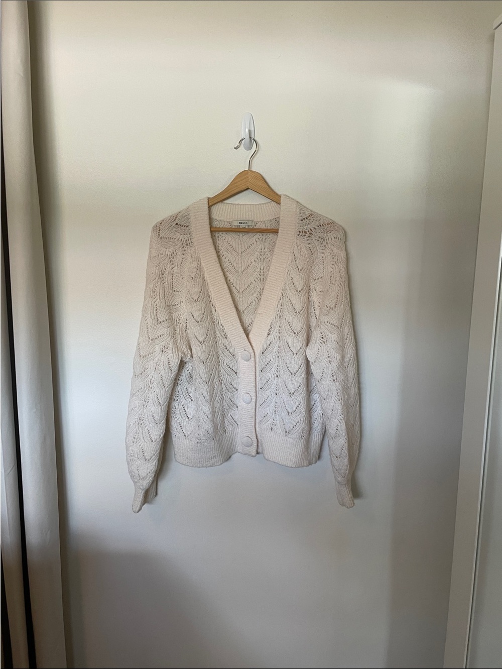 Size M RW&Co Women's Cream fancy-knit button up sweater